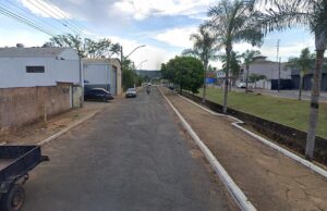 Vereador solicita conserto de calçada na Avenida Vital Paulino da Costa