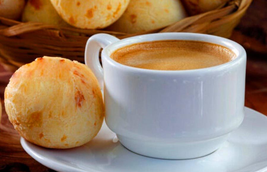 Pão de queijo com café: 5 combinações que surpreendem
