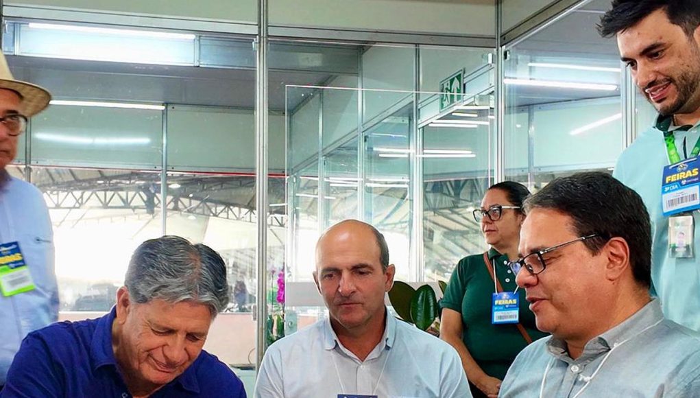 Cooxupé e Sistema FAEMG/Senar renovam convênio na Femagri 2026