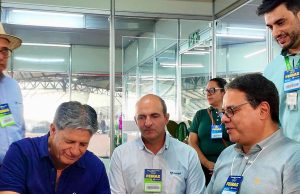 Cooxupé e Sistema FAEMG/Senar renovam convênio na Femagri 2026