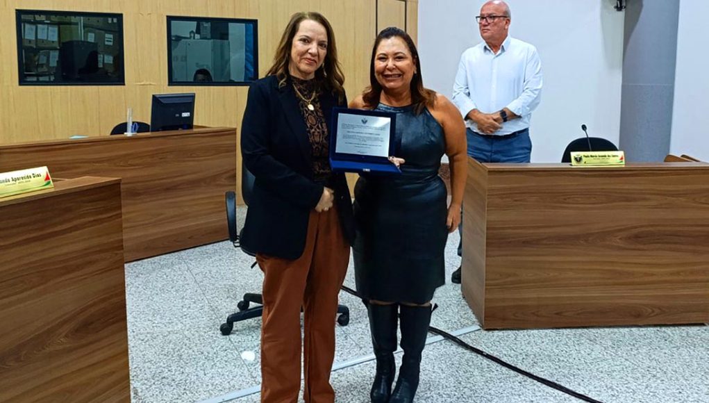 Homenagem emocionante na Câmara de Monte Santo de Minas