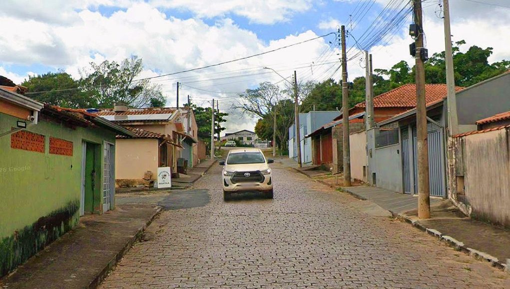Recapeamento e iluminação são solicitados no Bairro São Judas em Monte Santo de Minas