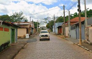 Recapeamento e iluminação são solicitados no Bairro São Judas em Monte Santo de Minas