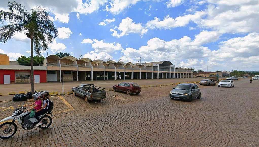 Cobertura para ponto de táxi no Terreirão é solicitada em Monte Santo de Minas
