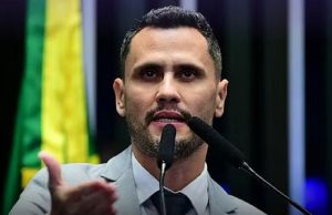 Cleitinho Azevedo vence em primeiro turno e é o novo governador de Minas Gerais